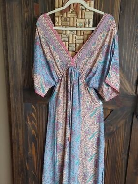 Bohemian Paisley V‑Neck Maxi Dress in Teal and Pink